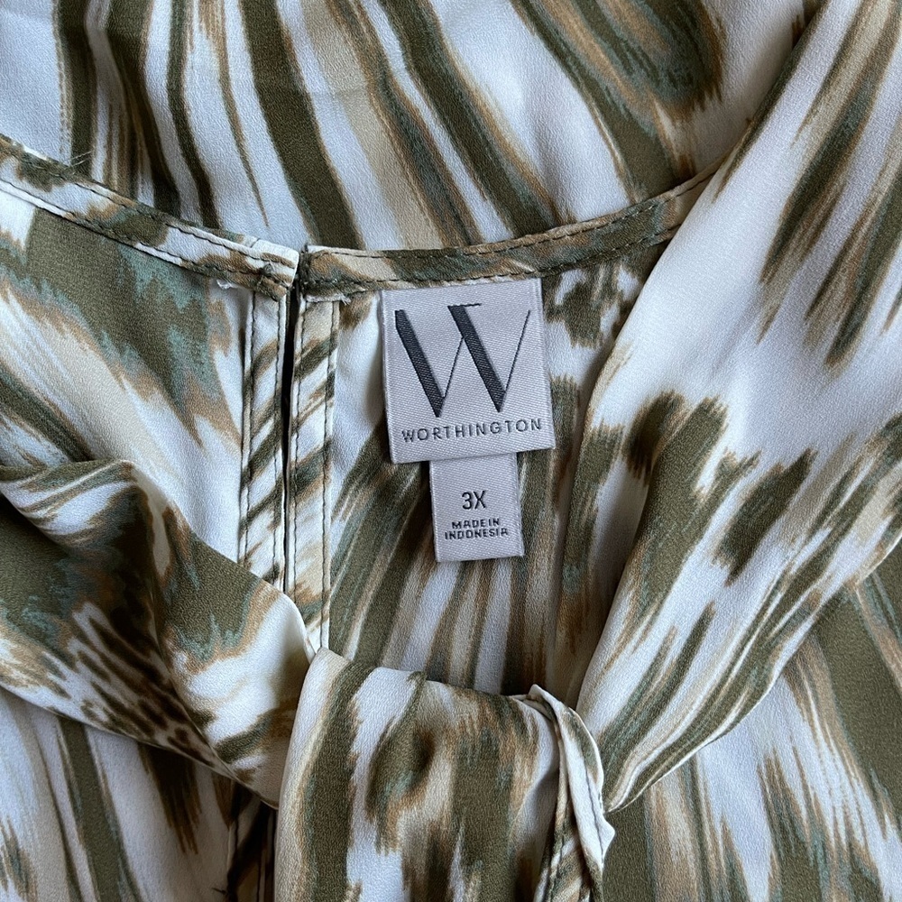 Worthington Halter Twist Top - Picture 5 of 6